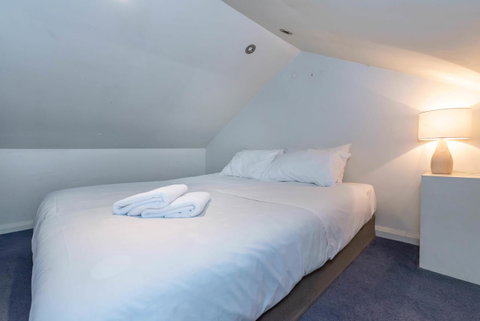 2 Bed House + Loft In Pyrmont - Accommodation Newcastle 16