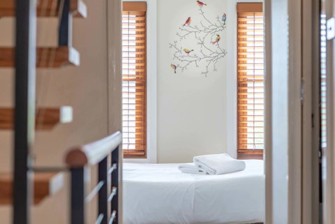 2 Bed House + Loft In Pyrmont - Accommodation Newcastle 12