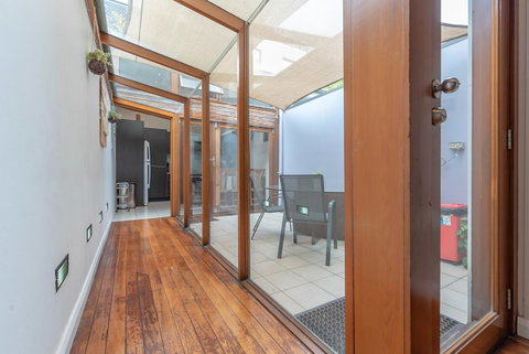 2 Bed House + Loft In Pyrmont - Accommodation Newcastle 5