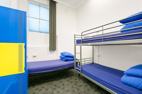 Mad Monkey Downtown - Accommodation Newcastle 9