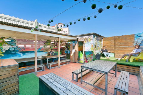 Mad Monkey Downtown - Accommodation Newcastle 11