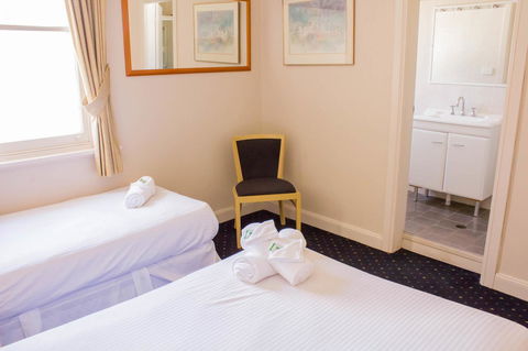 Gardners Inn Hotel - Accommodation Newcastle 4