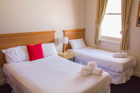 Gardners Inn Hotel - Accommodation Newcastle 3