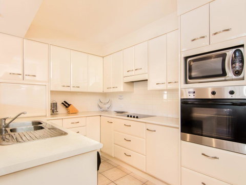 Millennium 102 With Pool In Complex - Accommodation Newcastle 9