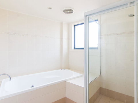 Millennium 102 With Pool In Complex - Accommodation Newcastle 4