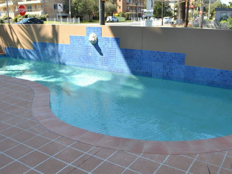 Millennium 102 With Pool In Complex - Accommodation Newcastle 2