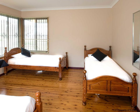 Villa Blue - Accommodation Newcastle 7