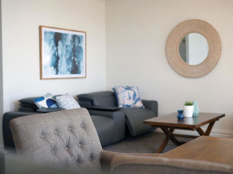 Panoramic Harbour Views And Unbeatable Comfort - Accommodation Newcastle 10
