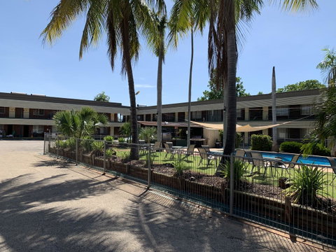 Pine Tree Motel - Accommodation Newcastle 2