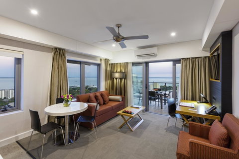 Oaks Darwin Elan Hotel - Accommodation Newcastle 2