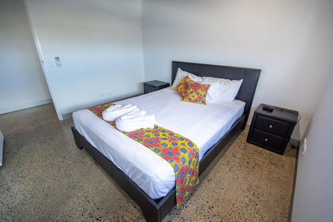 Magnum Serviced Apartments - Accommodation Newcastle 9