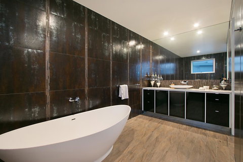 Salt Village Retreat - Accommodation Newcastle 11