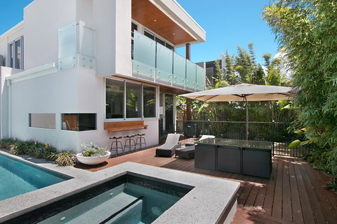 Salt Village Retreat - Accommodation Newcastle 1