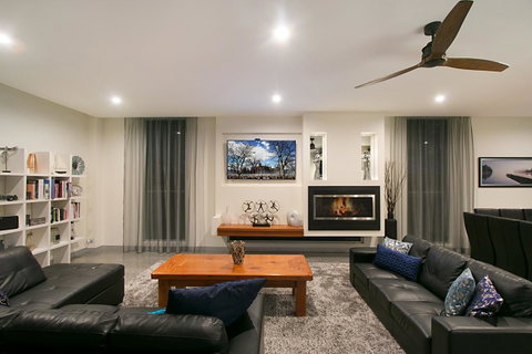 Salt Village Retreat - Accommodation Newcastle 4