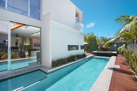 Salt Village Retreat - Accommodation Newcastle 0