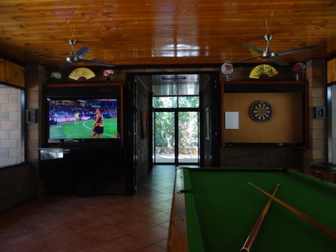 DARWIN'S SHADY ACRES RETREAT - Accommodation Newcastle 16