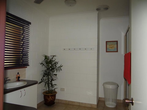 DARWIN'S SHADY ACRES RETREAT - Accommodation Newcastle 27