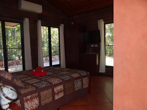 DARWIN'S SHADY ACRES RETREAT - Accommodation Newcastle 38