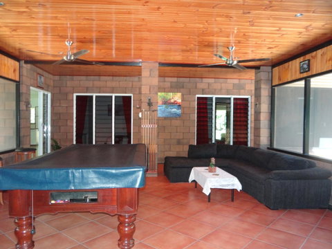 DARWIN'S SHADY ACRES RETREAT - Accommodation Newcastle 17