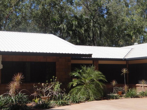 DARWIN'S SHADY ACRES RETREAT - Accommodation Newcastle 5
