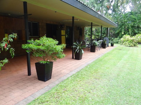DARWIN'S SHADY ACRES RETREAT - Accommodation Newcastle 7