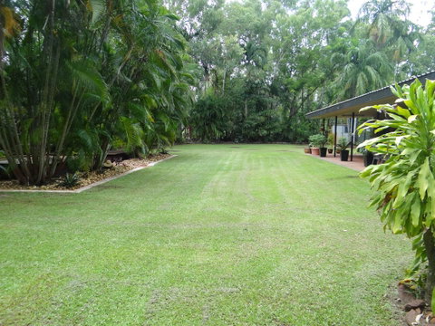 DARWIN'S SHADY ACRES RETREAT - Accommodation Newcastle 8