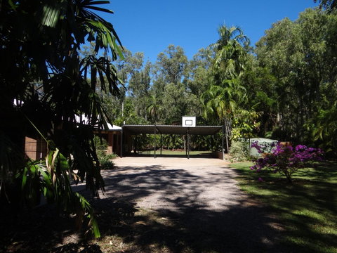 DARWIN'S SHADY ACRES RETREAT - Accommodation Newcastle 4
