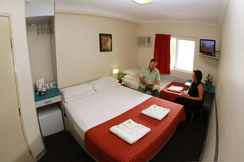 Value Inn - Accommodation Newcastle 8