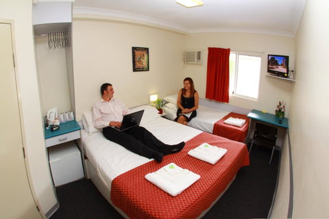 Value Inn - Accommodation Newcastle 12