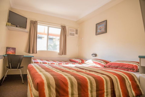Value Inn - Accommodation Newcastle 4