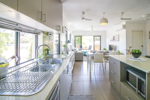 ZEN QUEST - The NOMADS PAD Near Nightcliff Markets & Sunset Foreshore - Accommodation Newcastle 25