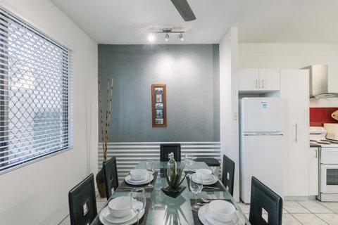 CitySide Apartment - 2 Bedroom With Private Courtyard - Accommodation Newcastle 2