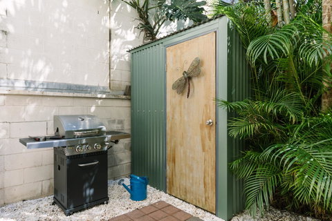 CitySide Apartment - 2 Bedroom With Private Courtyard - Accommodation Newcastle 12