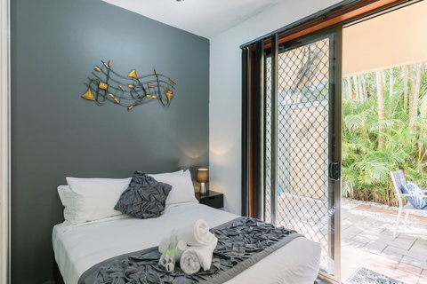 CitySide Apartment - 2 Bedroom With Private Courtyard - Accommodation Newcastle 14