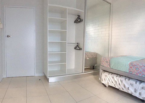 Cozy Room For A Great Stay In Darwin - Excellent Location - Accommodation Newcastle 5