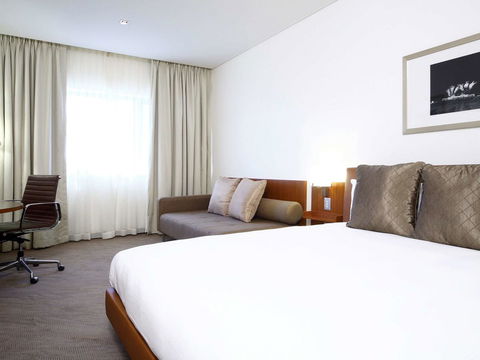 Novotel Canberra - Accommodation Newcastle 0