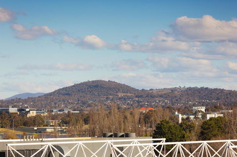 Crowne Plaza Canberra, An IHG Hotel - Accommodation Newcastle 16