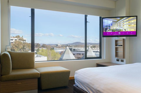 Crowne Plaza Canberra, An IHG Hotel - Accommodation Newcastle 19