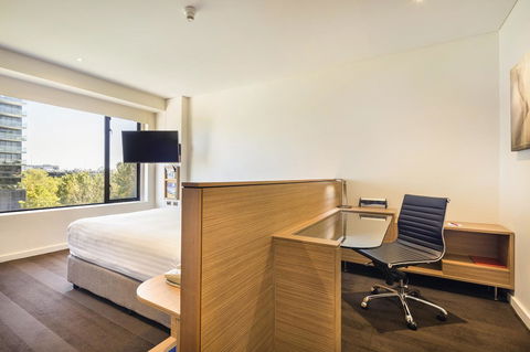 Crowne Plaza Canberra, An IHG Hotel - Accommodation Newcastle 34