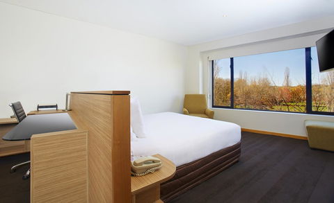 Crowne Plaza Canberra, An IHG Hotel - Accommodation Newcastle 41