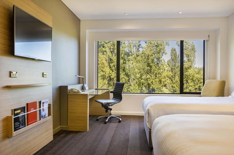 Crowne Plaza Canberra, An IHG Hotel - Accommodation Newcastle 22