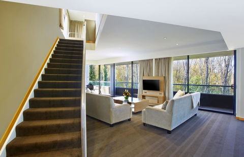 Crowne Plaza Canberra, An IHG Hotel - Accommodation Newcastle 10