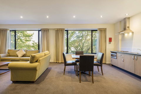 Crowne Plaza Canberra, An IHG Hotel - Accommodation Newcastle 35