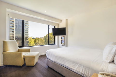 Crowne Plaza Canberra, An IHG Hotel - Accommodation Newcastle 21