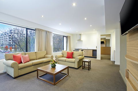 Crowne Plaza Canberra, An IHG Hotel - Accommodation Newcastle 11