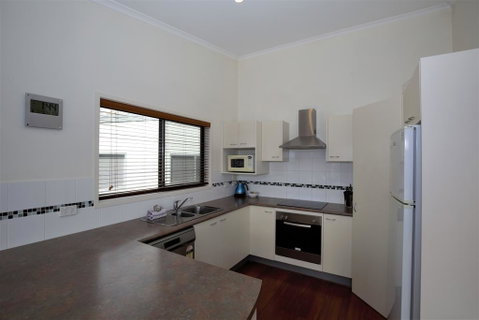 Boronia 2/30 Nettin Circuit - Accommodation Newcastle 3