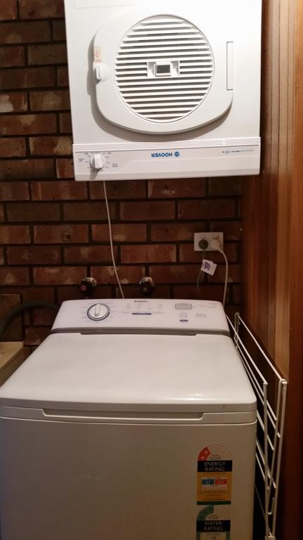Bott's Beach Retreat - Accommodation Newcastle 2