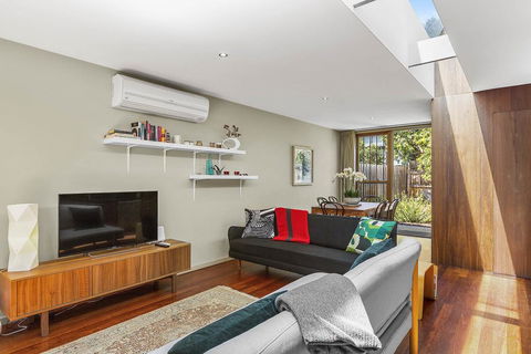 BOUTIQUE STAYS - Curran Terrace - Accommodation Newcastle 1