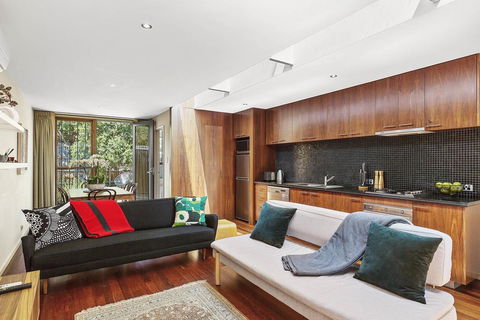 BOUTIQUE STAYS - Curran Terrace - Accommodation Newcastle 0