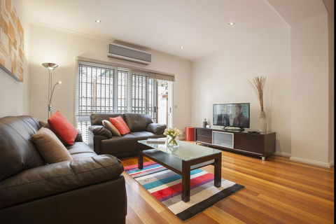 Boutique Stays - Melrose Terrace, Townhouse In North Melbourne - Accommodation Newcastle 3